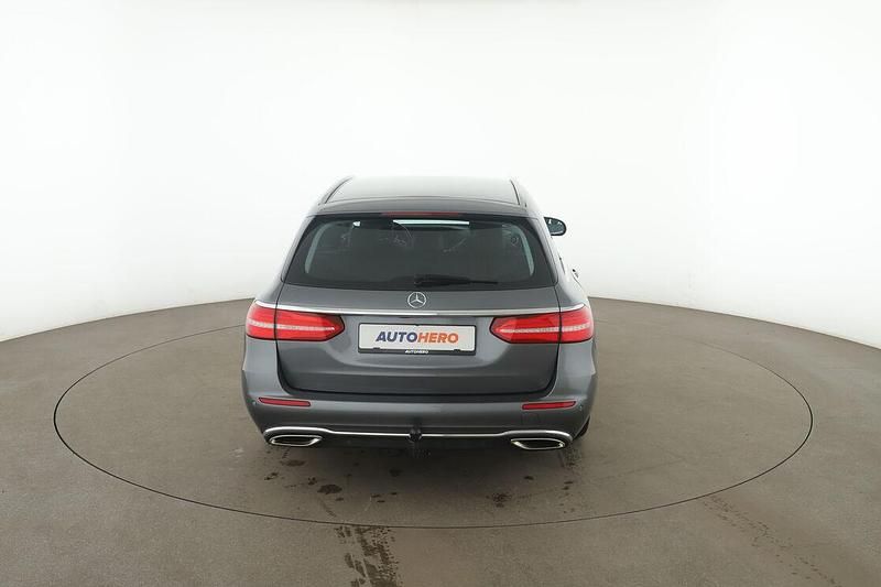 Gebraucht Mercedes E200 Avantgarde 184 PS (135 kW) 2017 Silber Kombi