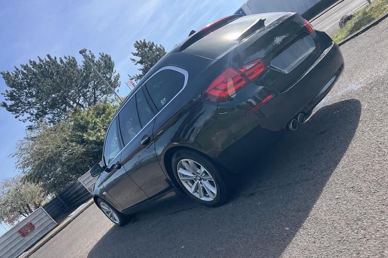 Gebraucht BMW 520 184 PS (135 kW) 2012 Schwarz Kombi