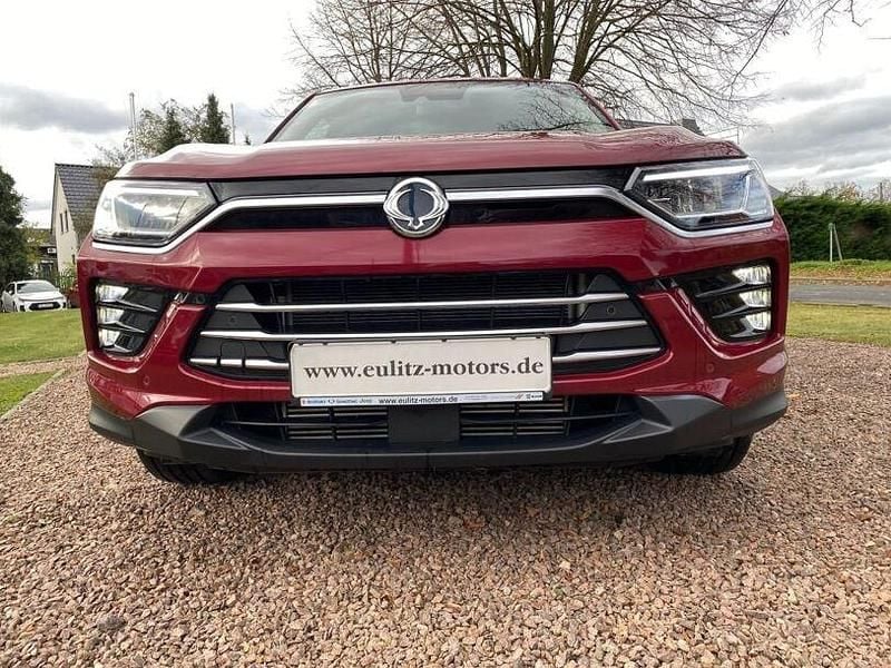 Rot metallic Gebraucht 2022 Ssangyong (KGM) Korando SUV | 19.850 € - Bild 1/4