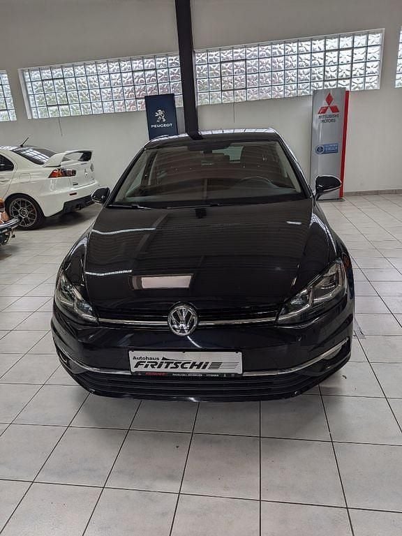 Schwarz Gebraucht 2017 VW Golf VII Limousine | 15.900 € (Etwas zu teuer) - Bild 1/4