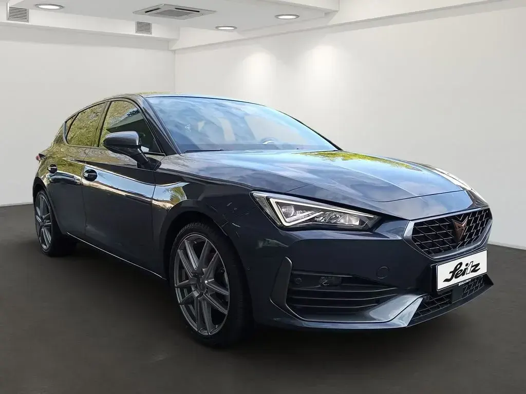 Käytetty Cupra Leon 150 HP (110 kW) 2023 Harmaa Sedan