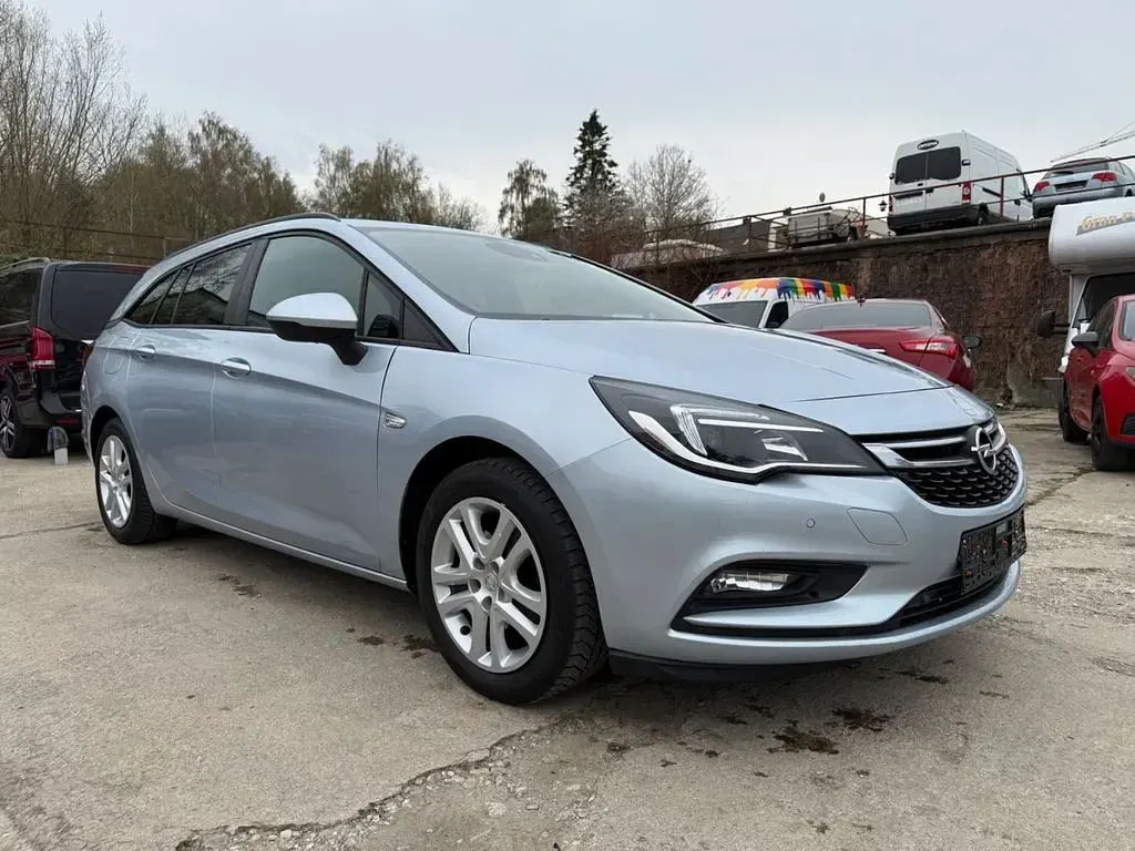 Gebraucht Opel Astra Edition 110 PS (80 kW) 2016 Grau Kombi