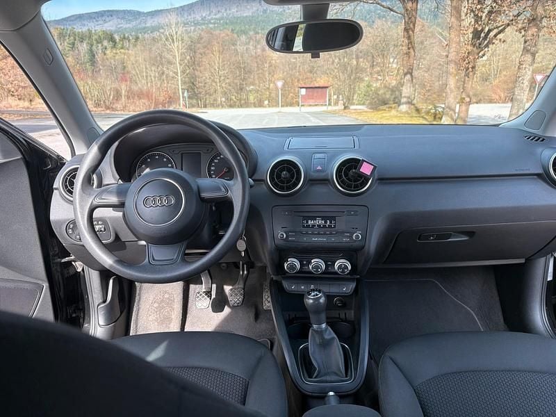 Gebraucht Audi A1 86 PS (63 kW) 2012 Schwarz Kleinwagen