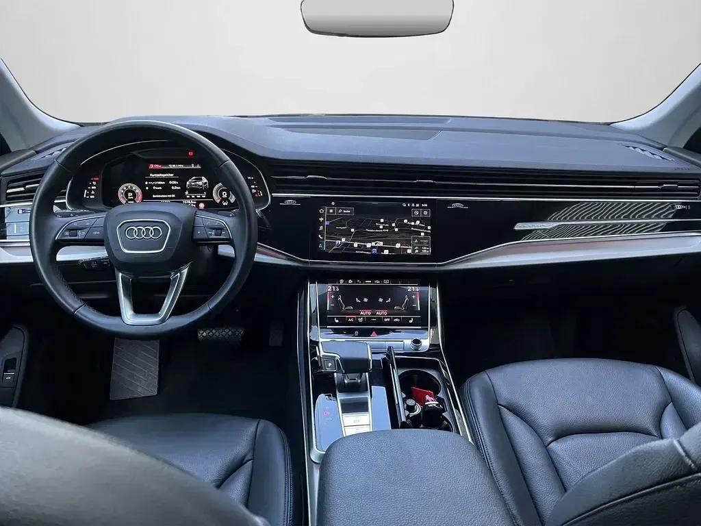Używany Audi Q8 Basis 340 KM (250 kW) 2022 Czarny SUV