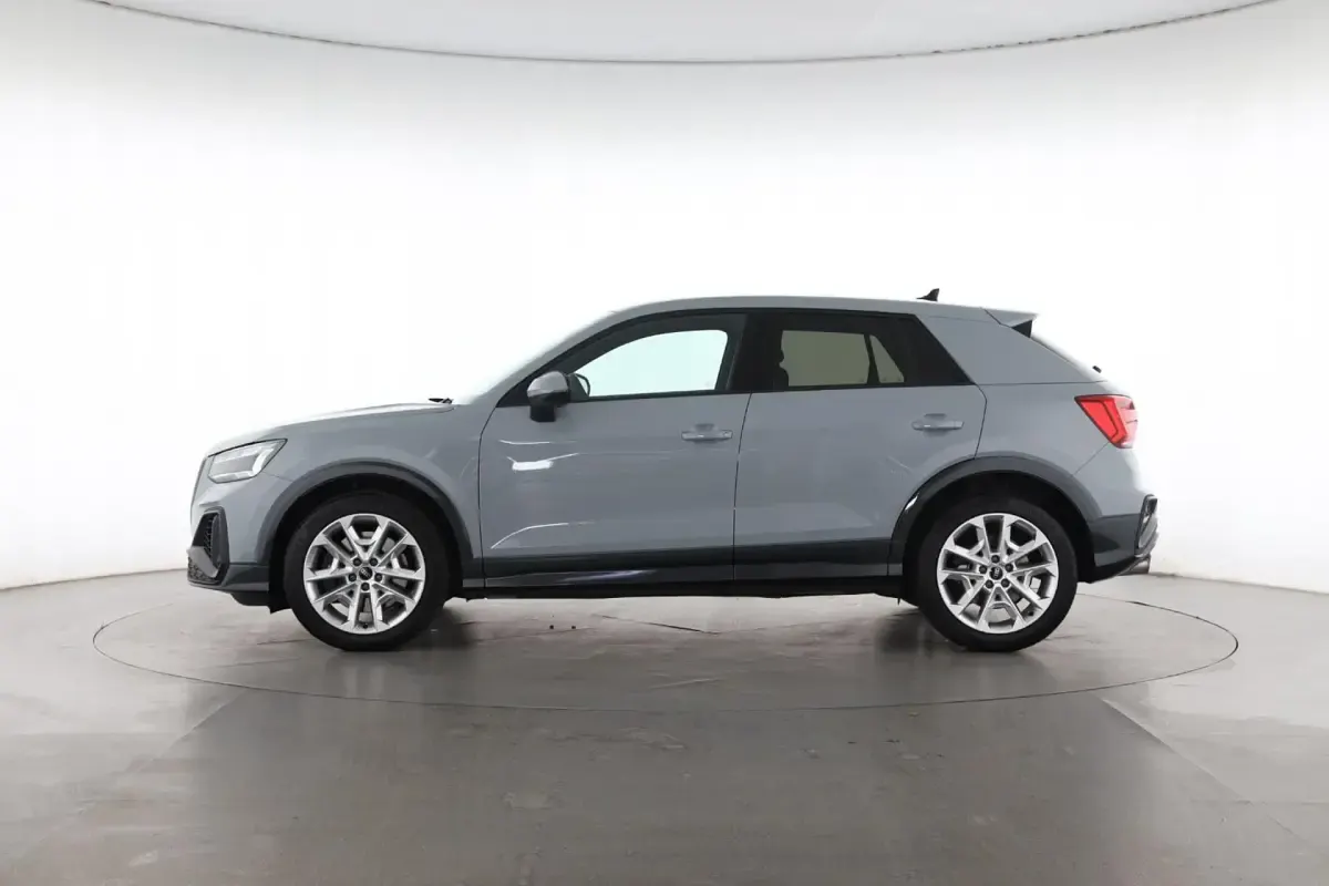 Gebraucht Audi SQ2 Sport 300 PS (220 kW) 2025 Grau SUV