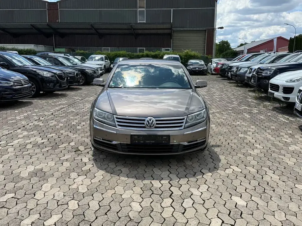 Gebraucht VW Phaeton 239 PS (175 kW) 2013 Grau Limousine