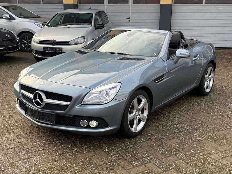 Silber Gebraucht 2011 Mercedes SLK200 Cabrio | 13.999 € (Fairer Preis) - Bild 1/4
