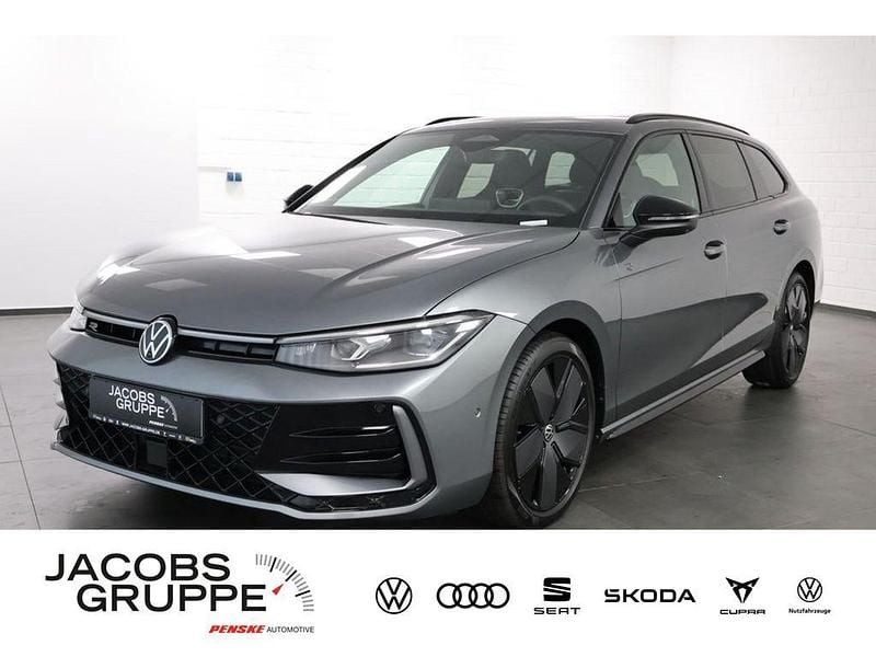 Grau Gebraucht 2025 VW Passat Style Kombi | 42.680 € (Guter Preis) - Bild 1/4