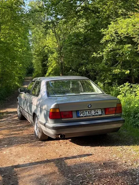 Gebraucht BMW 520 Performance 129 PS (94 kW) 1989 Silber Limousine