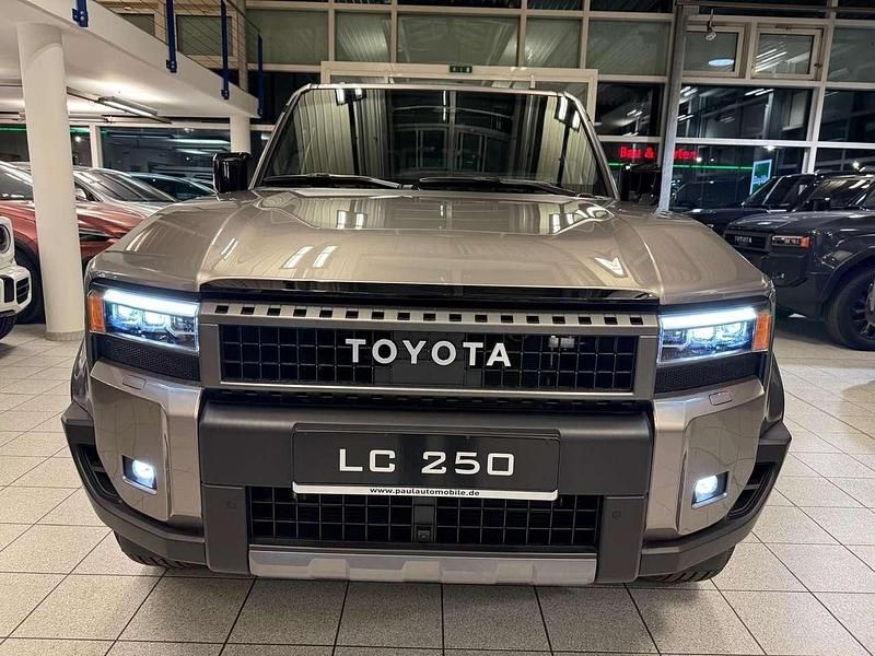 Gebraucht Toyota Land Cruiser TEC-Edition 204 PS (150 kW) 2025 Avantgarde bronze mica  4v8 SUV
