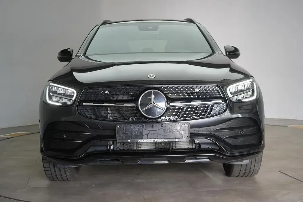 Gebraucht Mercedes GLC300e AMG 320 PS (235 kW) 2022 Grau SUV