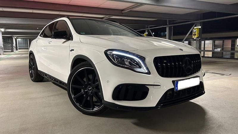 Weiß Gebraucht 2019 Mercedes GLA45 AMG AMG SUV | 35.900 € (Etwas zu teuer) - Bild 1/4
