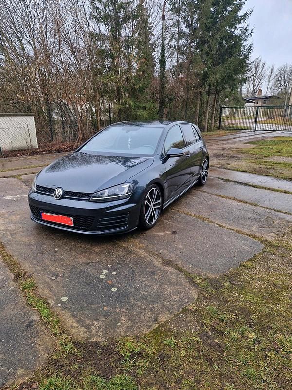 Schwarz Gebraucht 2014 VW Golf VII GTD Kleinwagen | 15.100 € - Bild 1/4