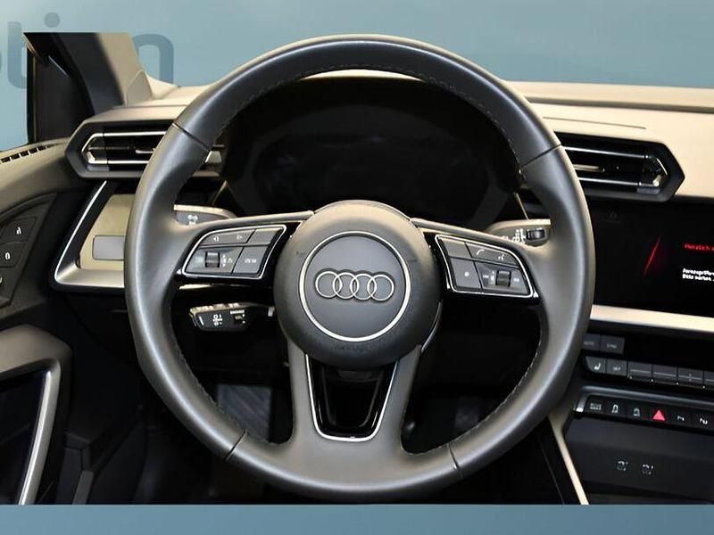 Gebraucht Audi A3 116 PS (85 kW) 2025 Schwarz Limousine