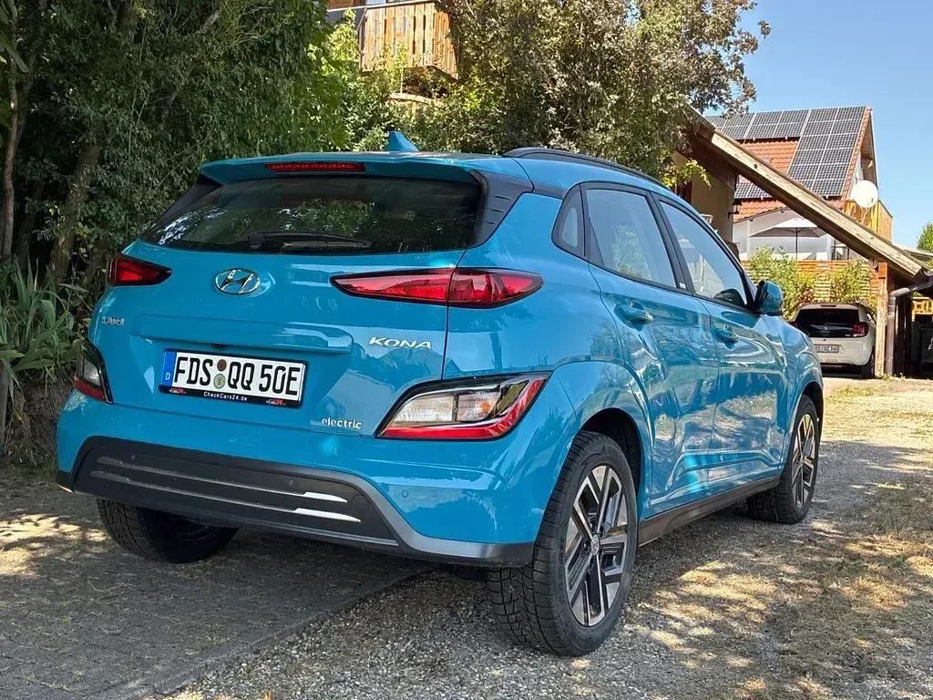 Gebraucht Hyundai Kona 100 kW (136 PS) 2021 Blau SUV