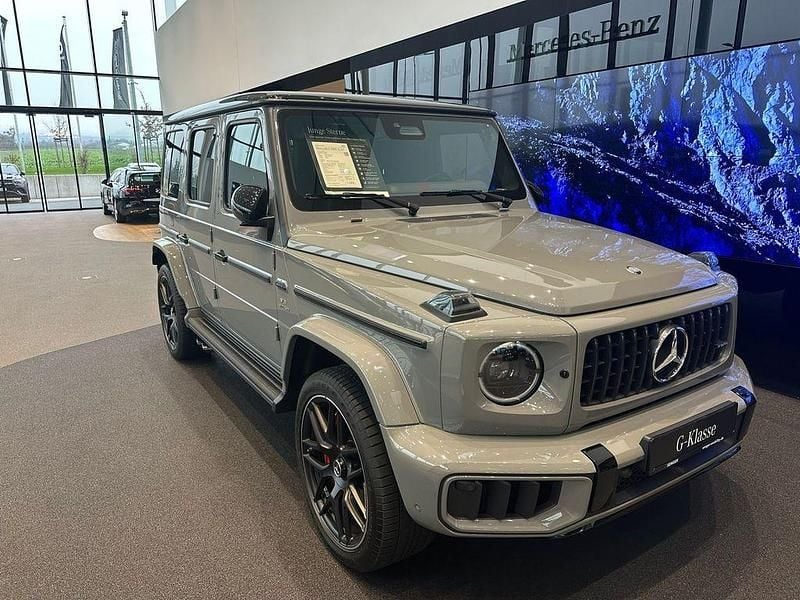 Grau Gebraucht 2024 Mercedes G63 AMG AMG SUV | 202.000 € (Fairer Preis) - Bild 1/4