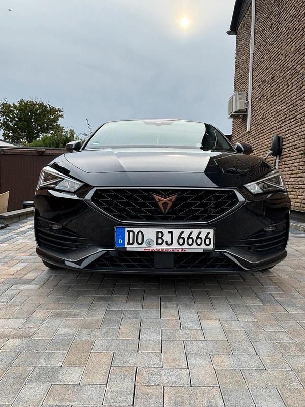 Schwarz Gebraucht 2021 Cupra Leon Limousine | 22.500 € (Guter Preis) - Bild 1/4
