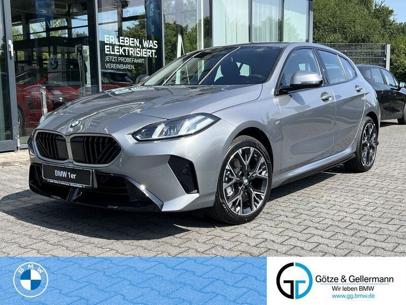 Skyscraper grau Neu 2025 BMW 120 M Sport Kleinwagen | 34.520 € (Superpreis) - Bild 1/4