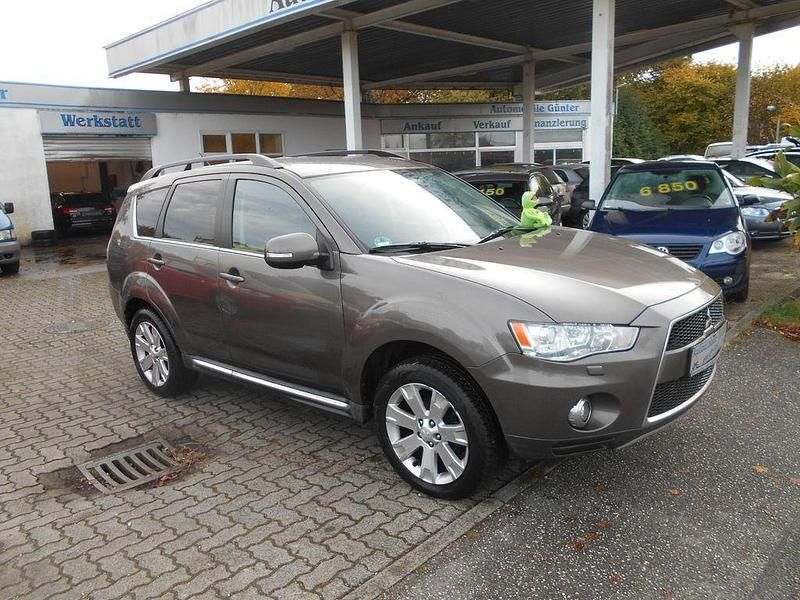 Gebraucht Mitsubishi Outlander Motion 156 PS (114 kW) 2012 Braun SUV