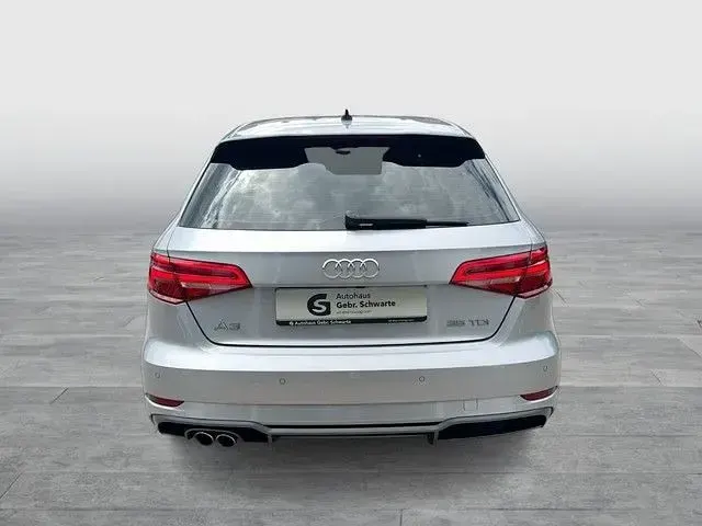 Gebraucht Audi A3 Design 150 PS (110 kW) 2020 Florettsilber metallic (metallic) Limousine