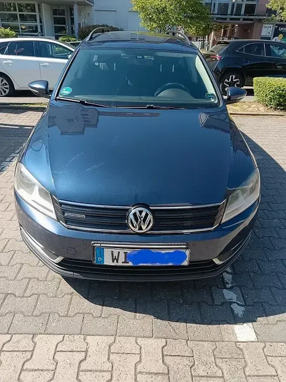 Gebraucht VW Passat 105 PS (77 kW) 2013 Blau Kombi