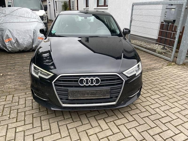 Gebraucht Audi A3 Design 110 PS (80 kW) 2016 Schwarz Limousine