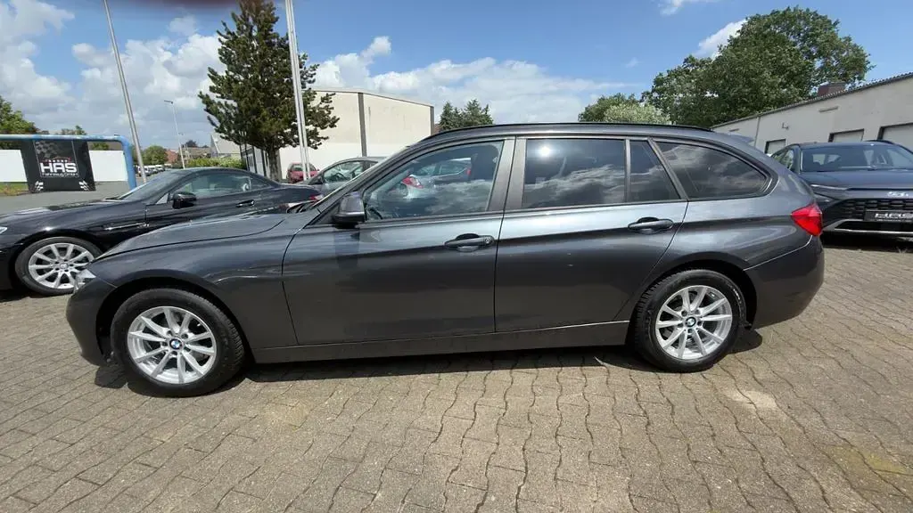 Gebraucht BMW 320 Advantage 190 PS (139 kW) 2015 Grau Kombi