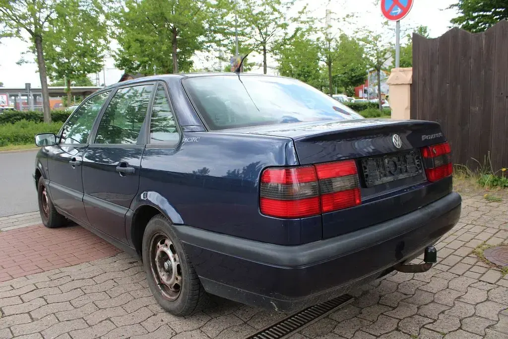 Gebraucht VW Passat 101 PS (74 kW) 1996 Blau Limousine