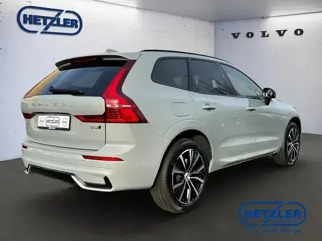 Gebraucht Volvo XC60 Plus 250 PS (183 kW) 2025 Vapour grey / metallic SUV