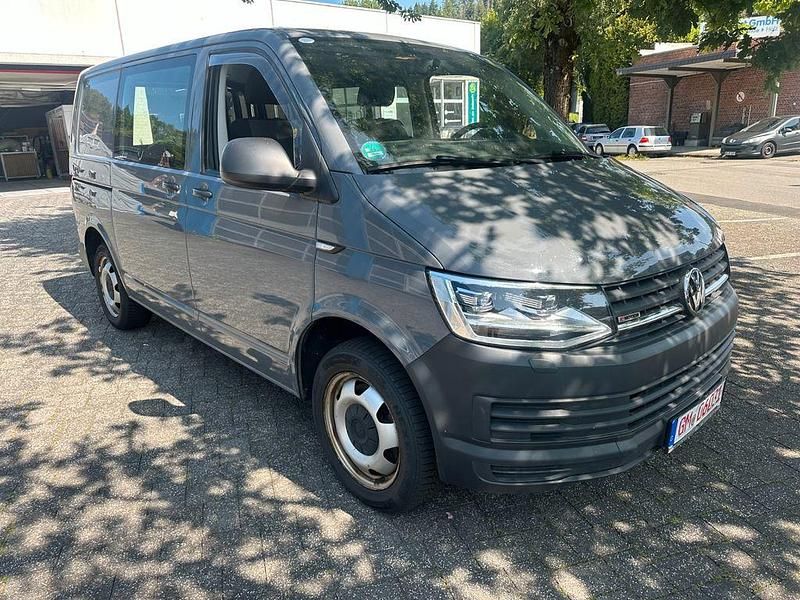 Gebraucht VW Transporter 204 PS (150 kW) 2019 Grau Van