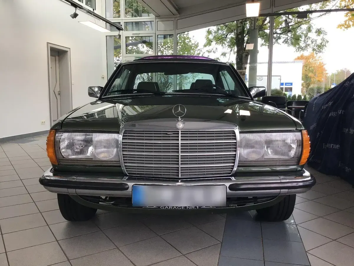Gebraucht Mercedes 230 136 PS (100 kW) 1983 Grün Coupé