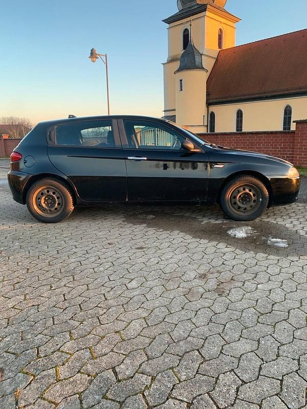Gebraucht Alfa Romeo 147 105 PS (77 kW) 2009 Schwarz Kleinwagen
