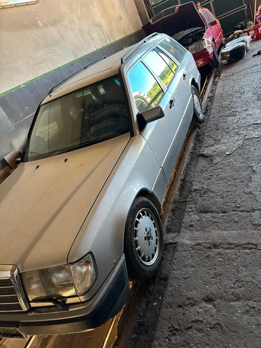 Gebraucht Mercedes E280 1993 Silber Kombi