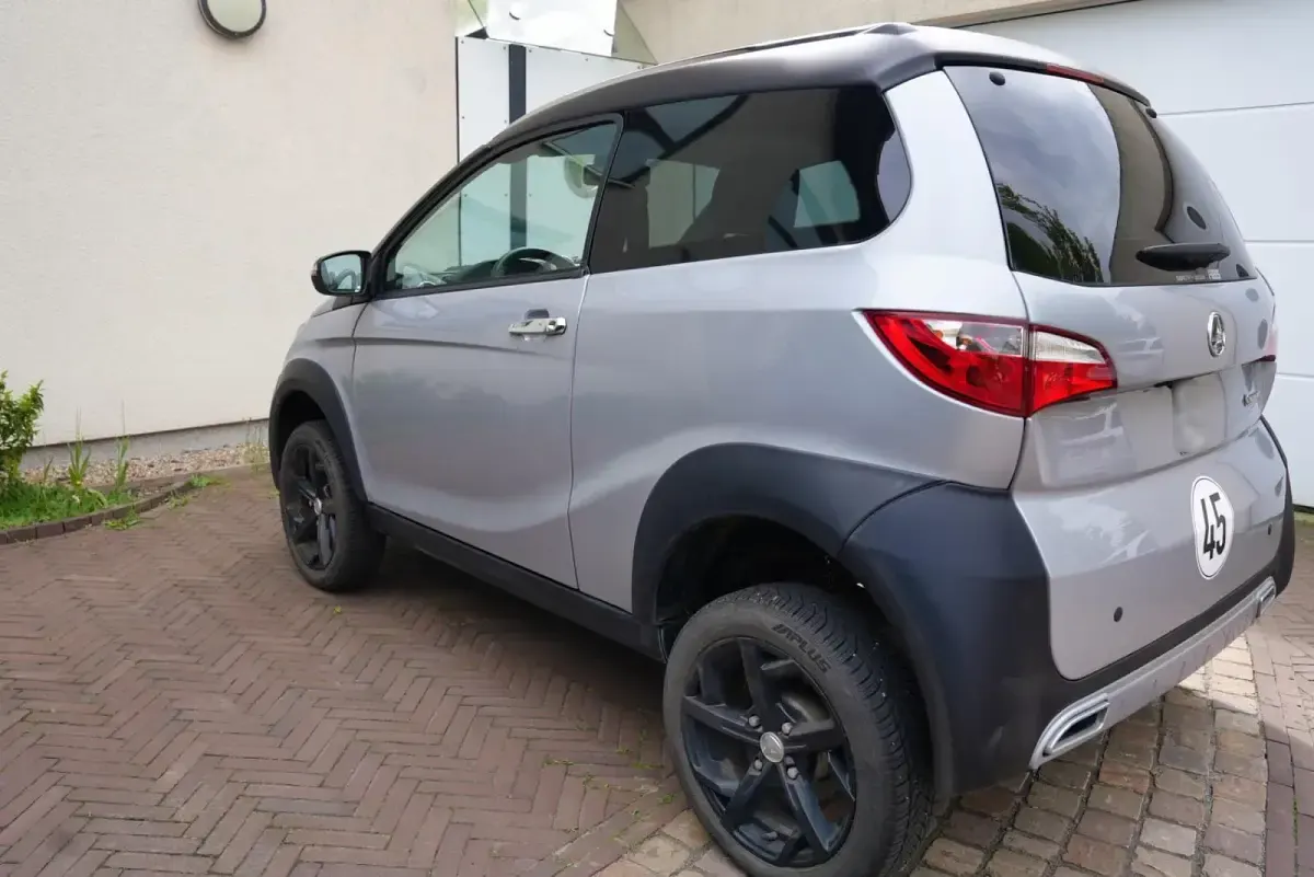 Gebraucht Aixam Crossover Premium Premium 2023 Silber Kleinwagen