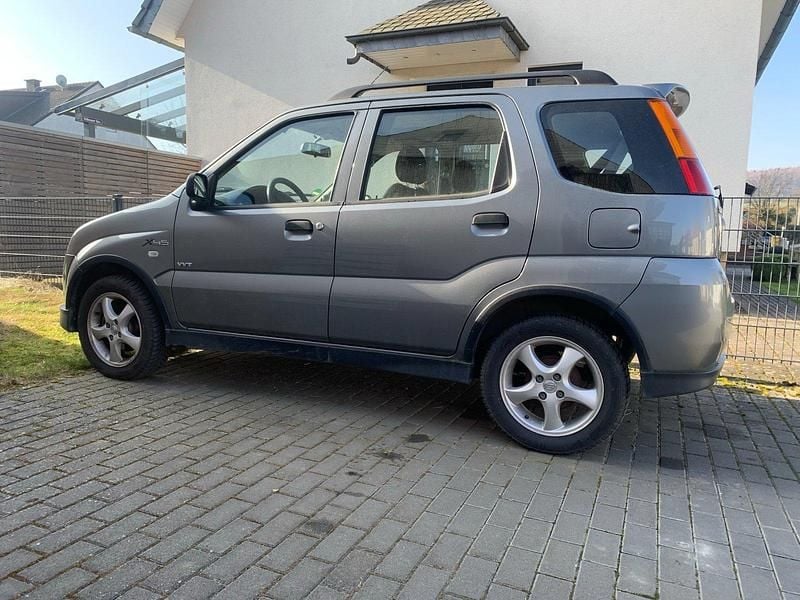 Gebraucht Suzuki Ignis 94 PS (69 kW) 2005 Grau Kleinwagen