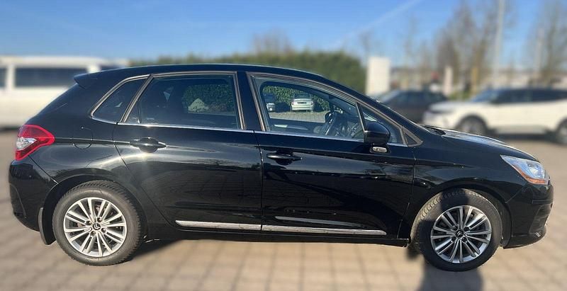 Gebraucht Citroën C4 Tendance 120 PS (88 kW) 2012 Schwarz Limousine