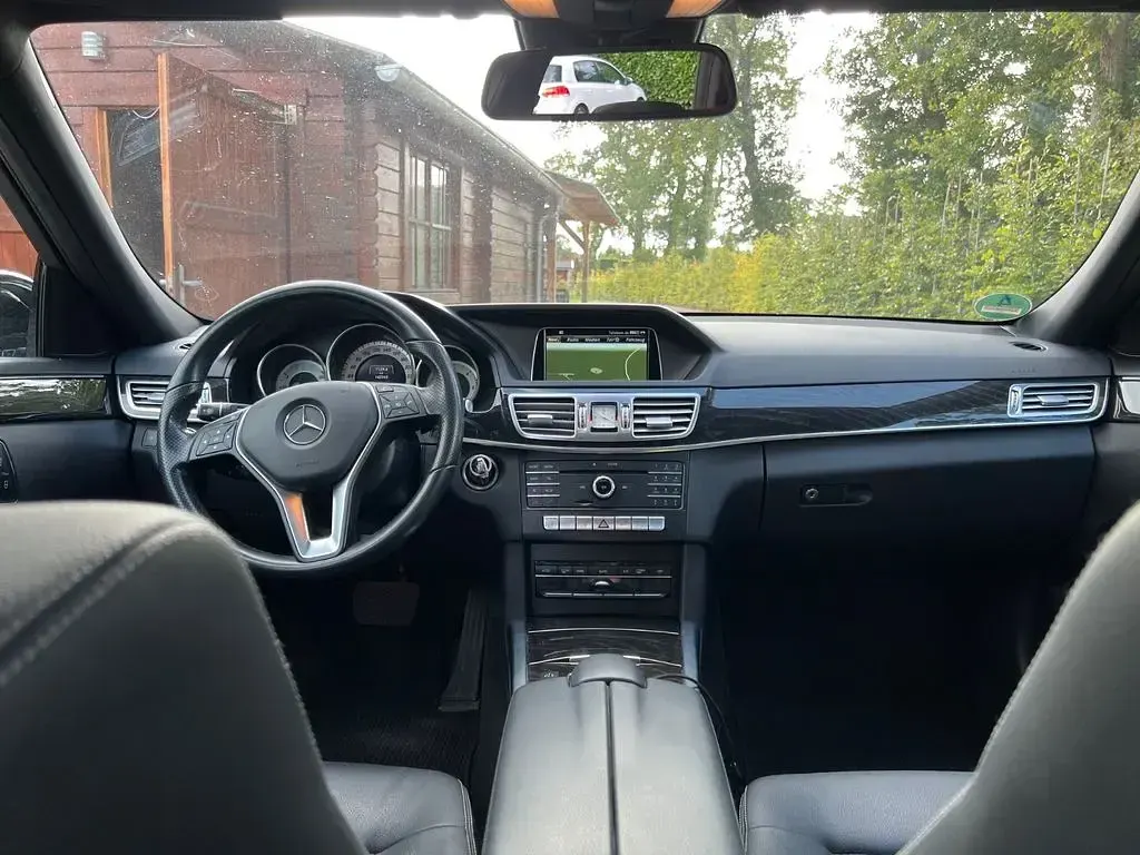 Gebraucht Mercedes E350 Avantgarde 258 PS (189 kW) 2016 Schwarz Limousine