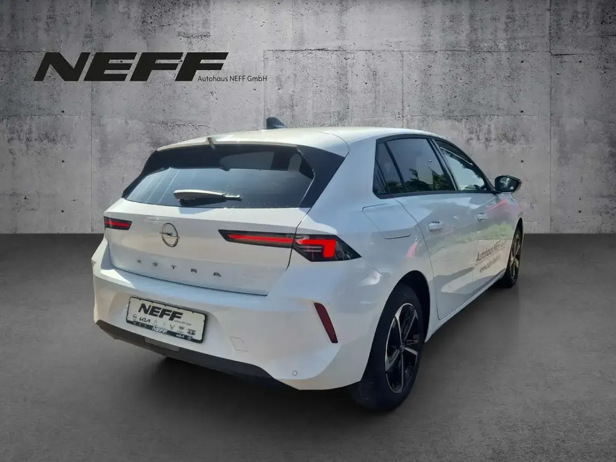 Gebraucht Opel Astra Edition 131 PS (96 kW) 2025 Arktis weiß Limousine