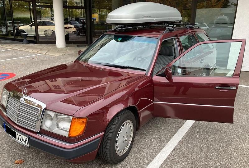 Gebraucht Mercedes E230 132 PS (97 kW) 1991 Rot Kombi