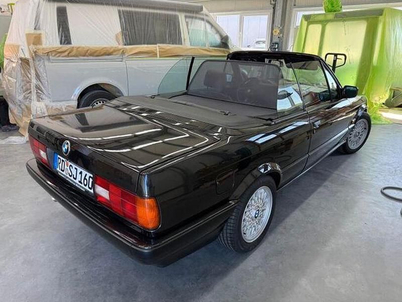 Gebraucht BMW 320 150 PS (110 kW) 1992 Schwarz Cabrio