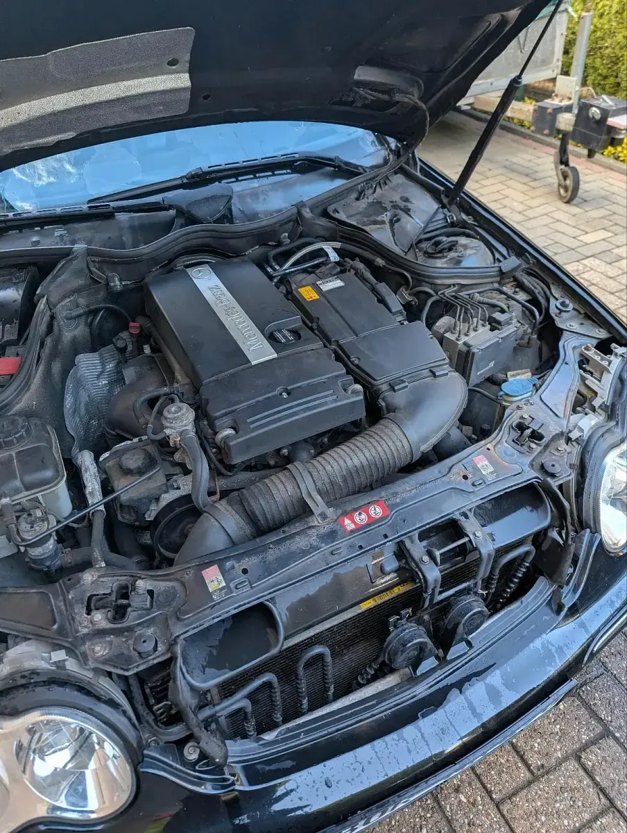 Gebraucht Mercedes C230 192 PS (141 kW) 2004 Schwarz Kombi