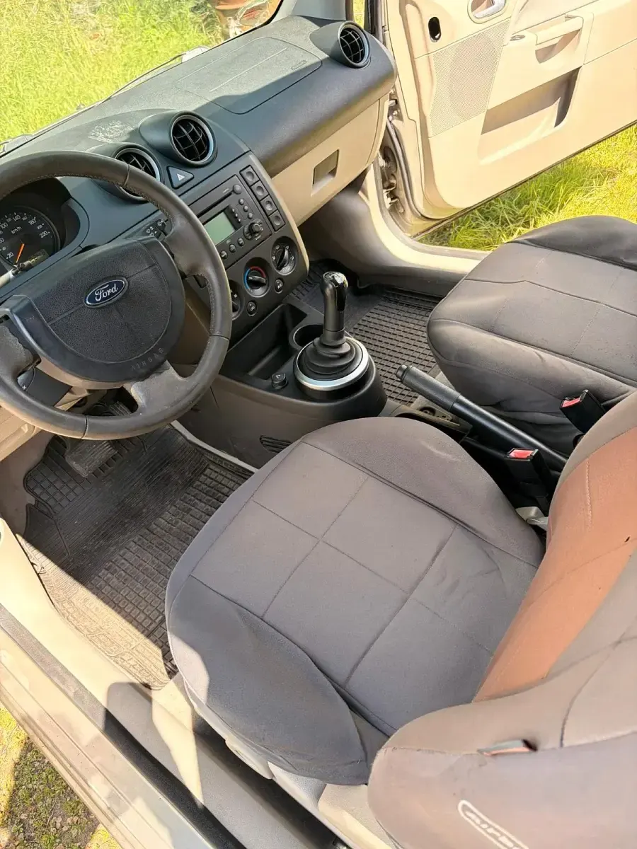 Gebraucht Ford Fiesta 80 PS (58 kW) 2003 Gold Kleinwagen