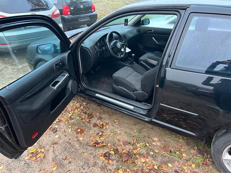 Gebraucht VW Golf 115 PS (84 kW) 2001 Schwarz Coupé