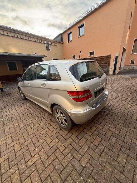 Gebraucht Mercedes B170 116 PS (85 kW) 2008 Silber Van / Kleinbus