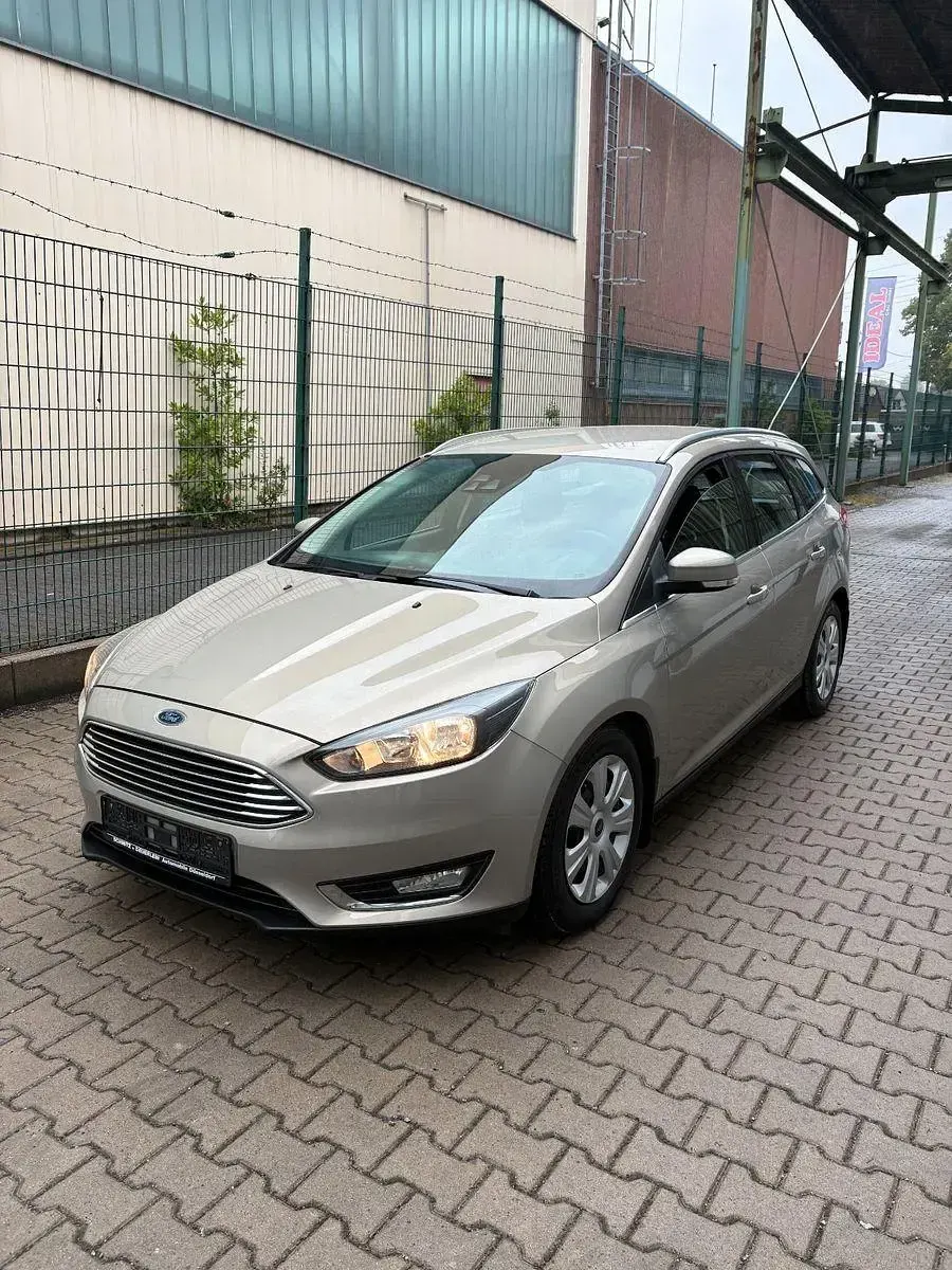Gebraucht Ford Focus Titanium 150 PS (110 kW) 2015 Grau Kombi
