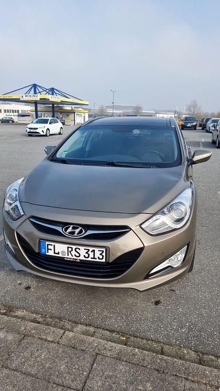 Gebraucht Hyundai i40 136 PS (100 kW) 2011 Braun Kombi