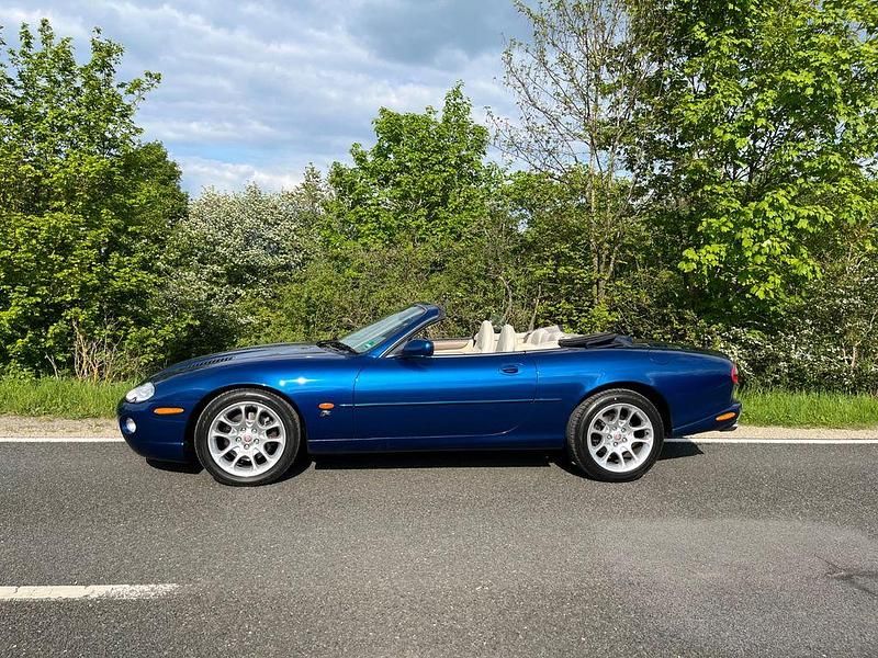 Gebraucht Jaguar XKR 396 PS (291 kW) 1999 Blau Cabrio