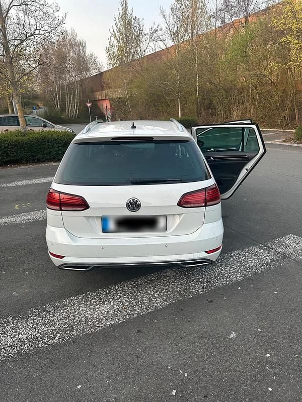 Gebraucht VW Golf VII Highline 150 PS (110 kW) 2019 Weiß Kombi