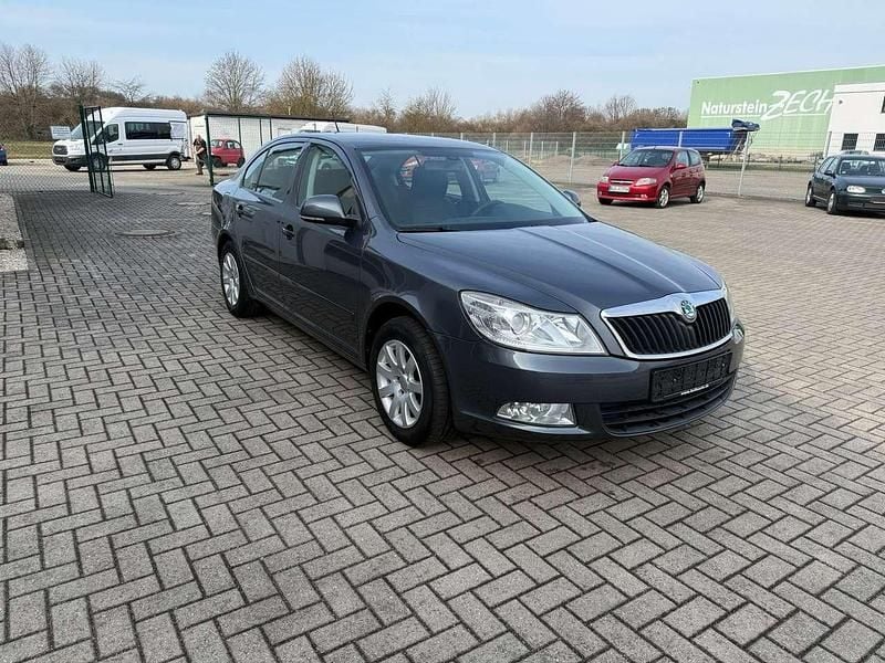 Gebraucht Skoda Octavia Ambiente 105 PS (77 kW) 2012 Anthracitegrau metallic Limousine