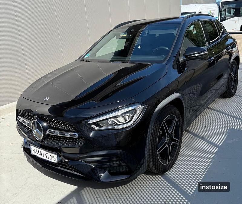 Schwarz Gebraucht 2021 Mercedes GLA200 AMG line SUV | 32.100 € (Fairer Preis) - Bild 1/4